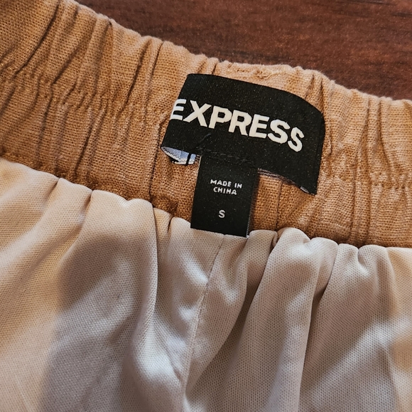 EXPRESS ELASTIC WAIST POCKETS SHORTS - Picture 2 of 7